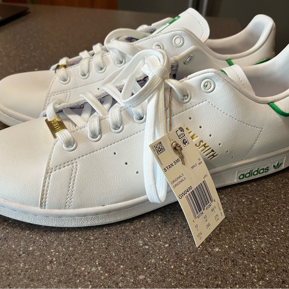 Adidas Stan Smith White and Green Sneakers with Gold Accents - Picture 3 of 5